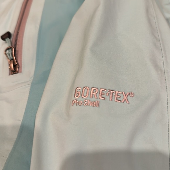 LLBean Gore-tex jacket / shell. Medium - Picture 4 of 8